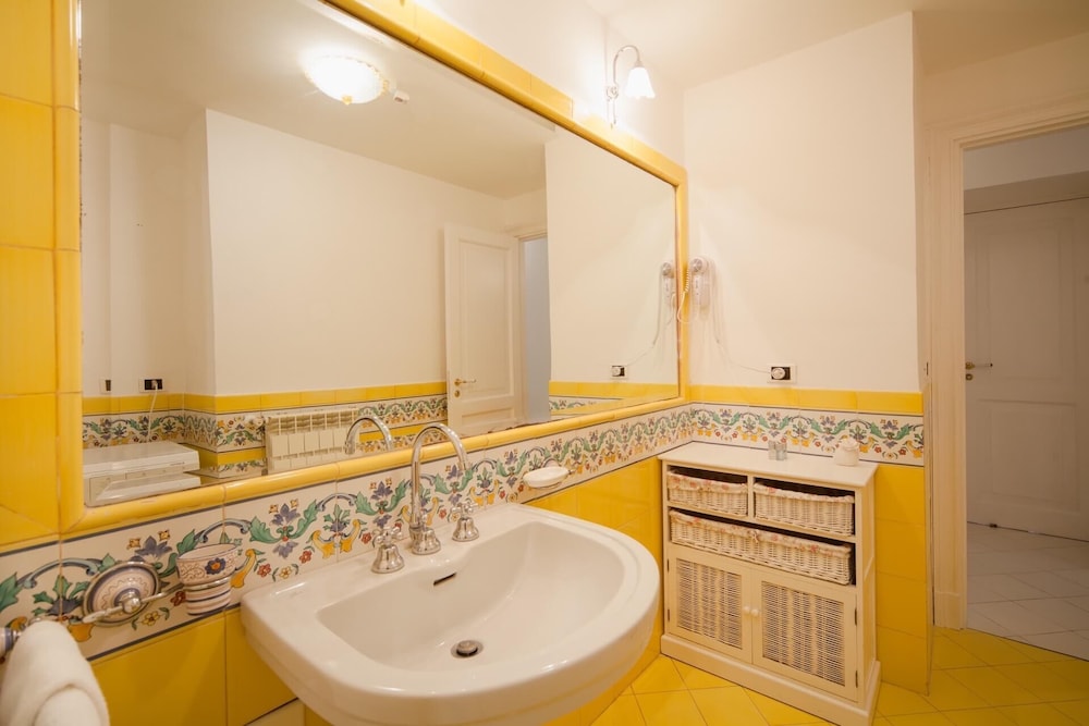Villacore Capri