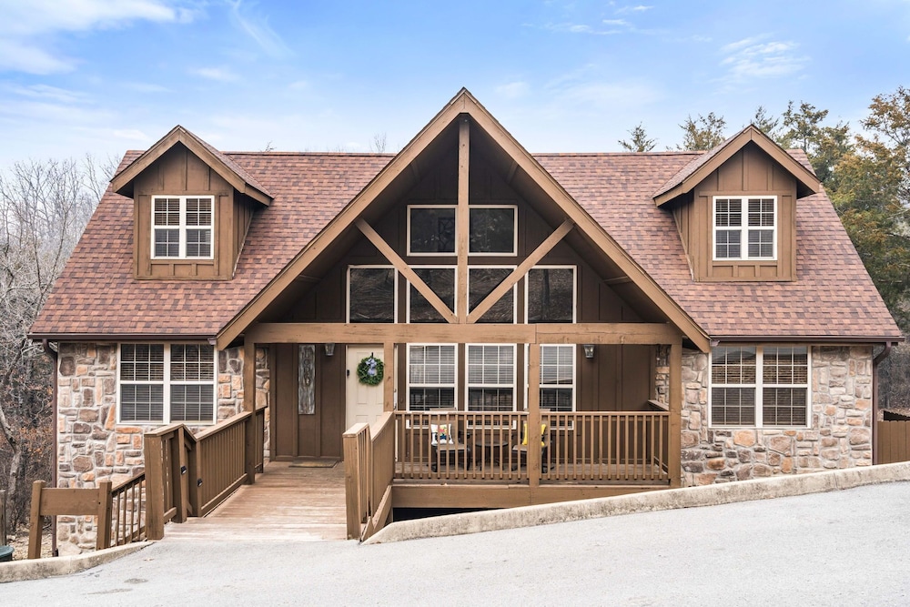 Whispering Creek - In the Heart of Ozarks, Near DT! view 2
