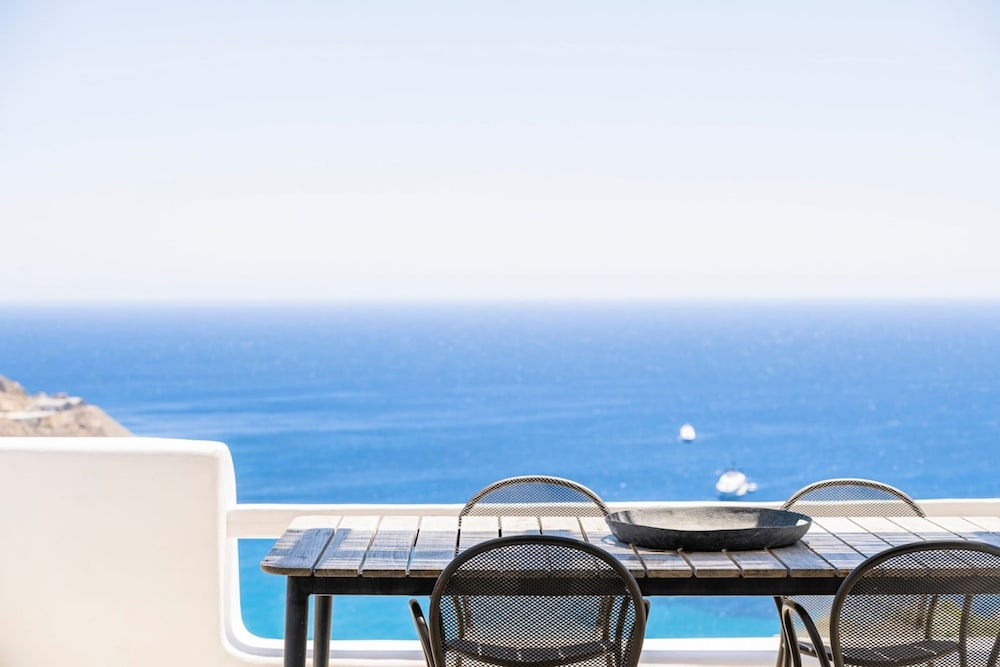 Luxury Villa With Stunning Views Above Kalo Livadi