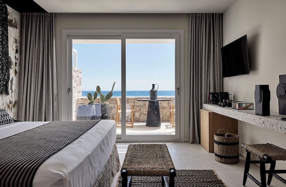 Artemis Seaside Resort