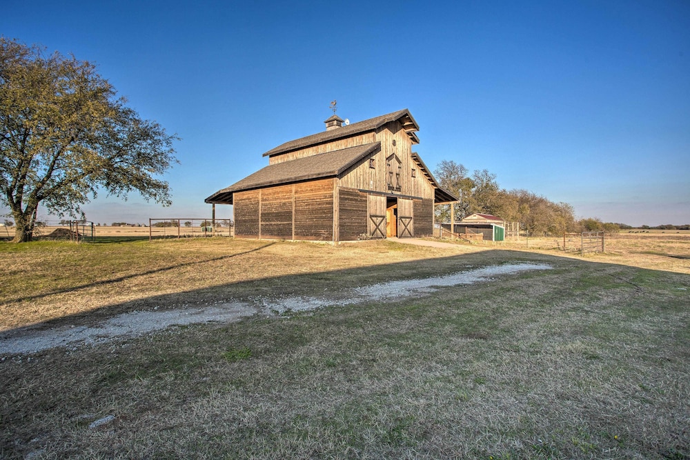 Gainesville Vacations - Charming Gainesville Retreat: Barn, Horses Welcome - Property Image 18