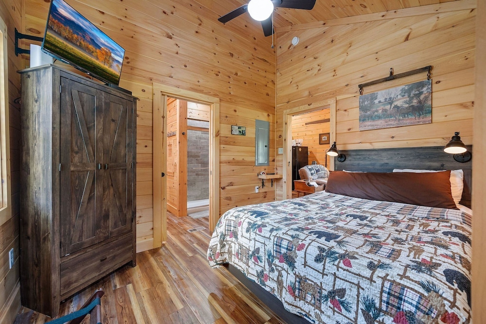 The Homestead 2 Bedroom Cabin