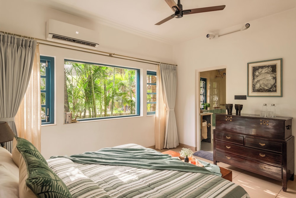 Sanctuary by RÊVE Escapes - Premium 3 BHK Villa Near Morjim Beach