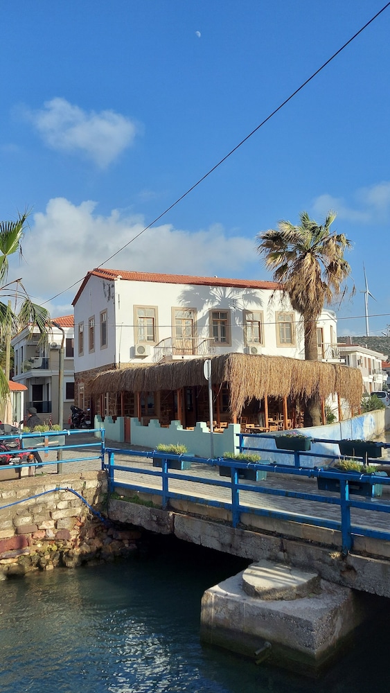 Pürhayal Çeşme