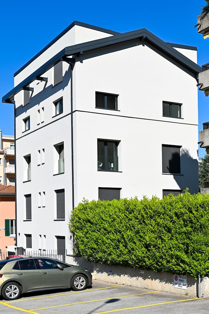 Lugano Suite Modern Concept 5