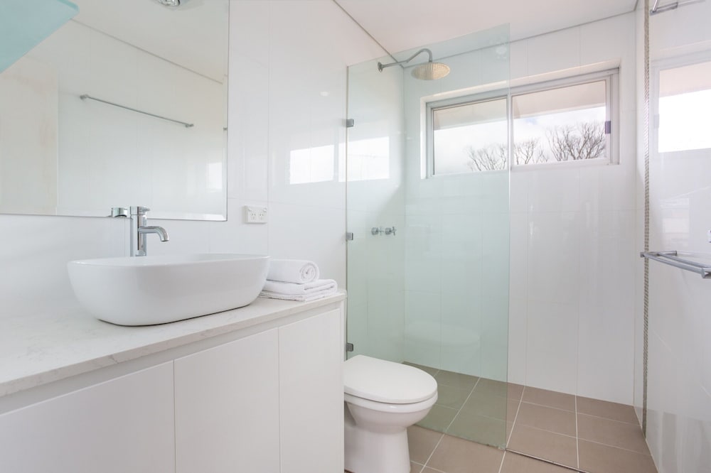 Madecomfy Trendy Apartment on Dee Why Beach