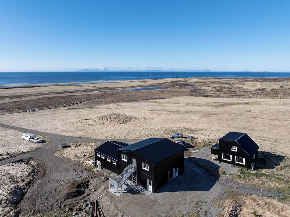 Dis Cottages
