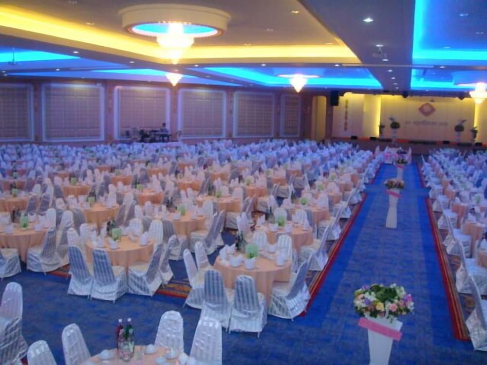 Thepnakorn Hotel