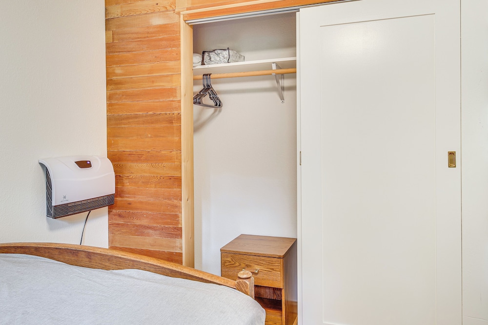 Salmon Return & Wildlife Roam: Ketchikan Getaway!