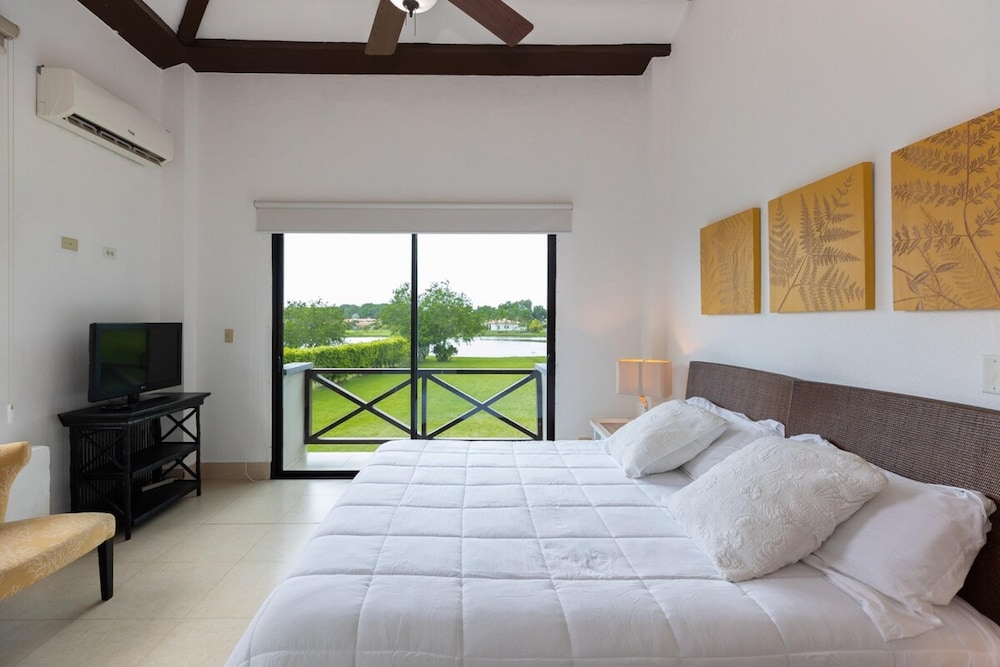 Villa Encanto by Acomodo