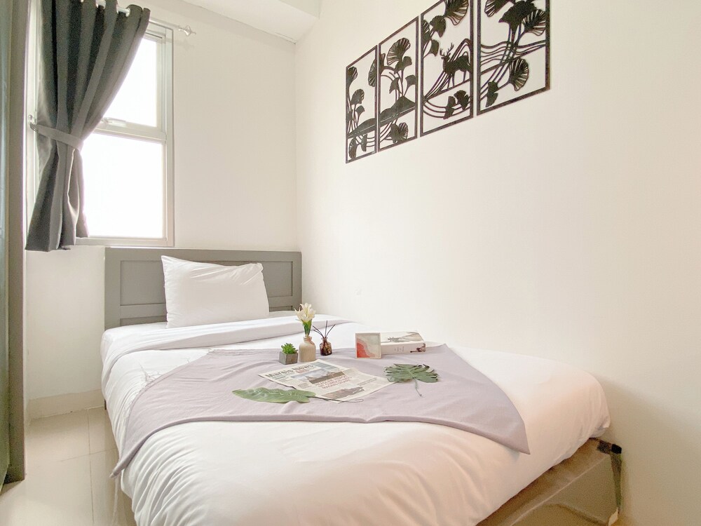 Cozy Neutral 2Br Apartment At Transpark Juanda Bekasi Timur