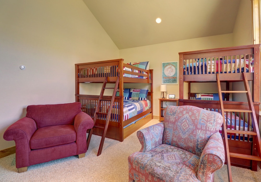 Angler Mountain Ranch 313 3 Bedroom Townhouse by RedAwning view 2