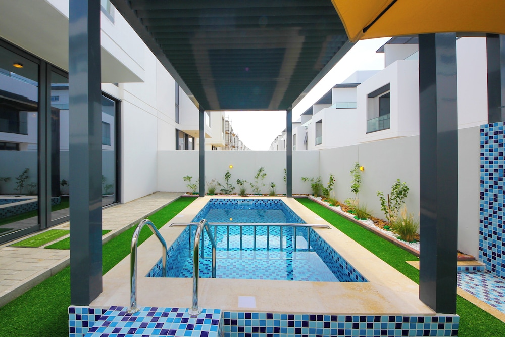 Silk Valley-Luxury 4B with private pool