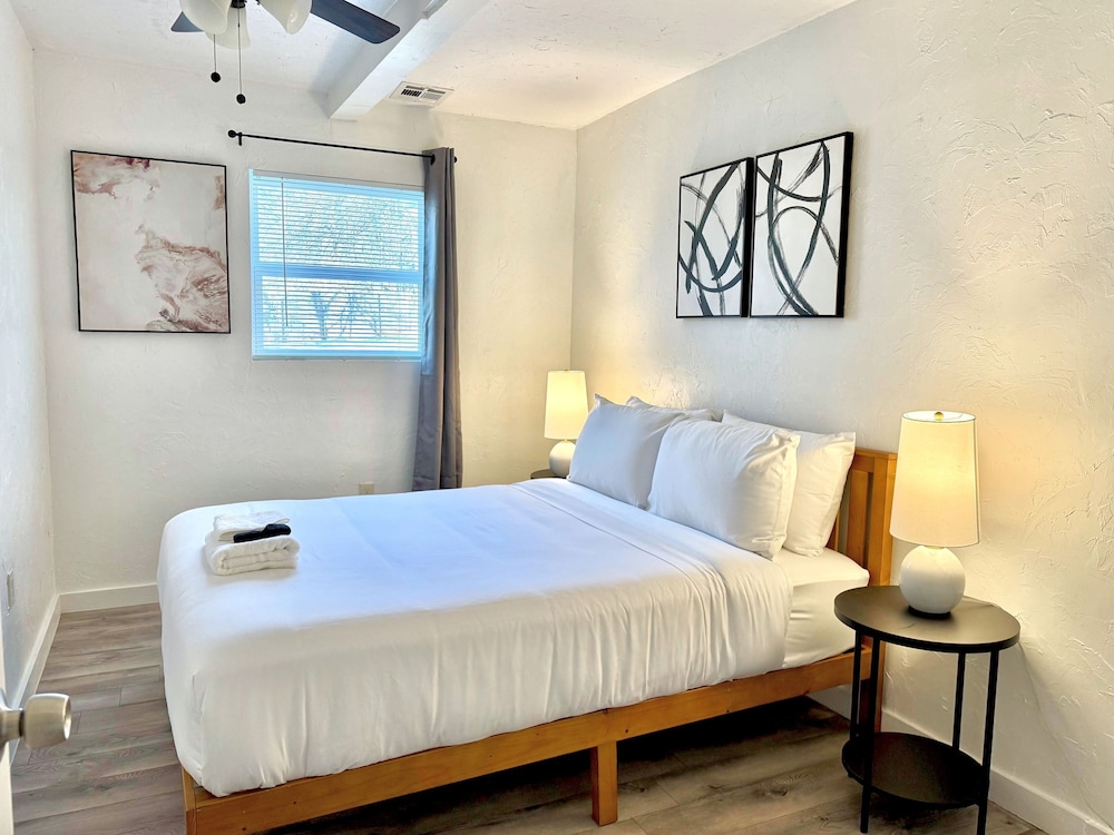 Fully-furnished Studio With Rustic Design 36B