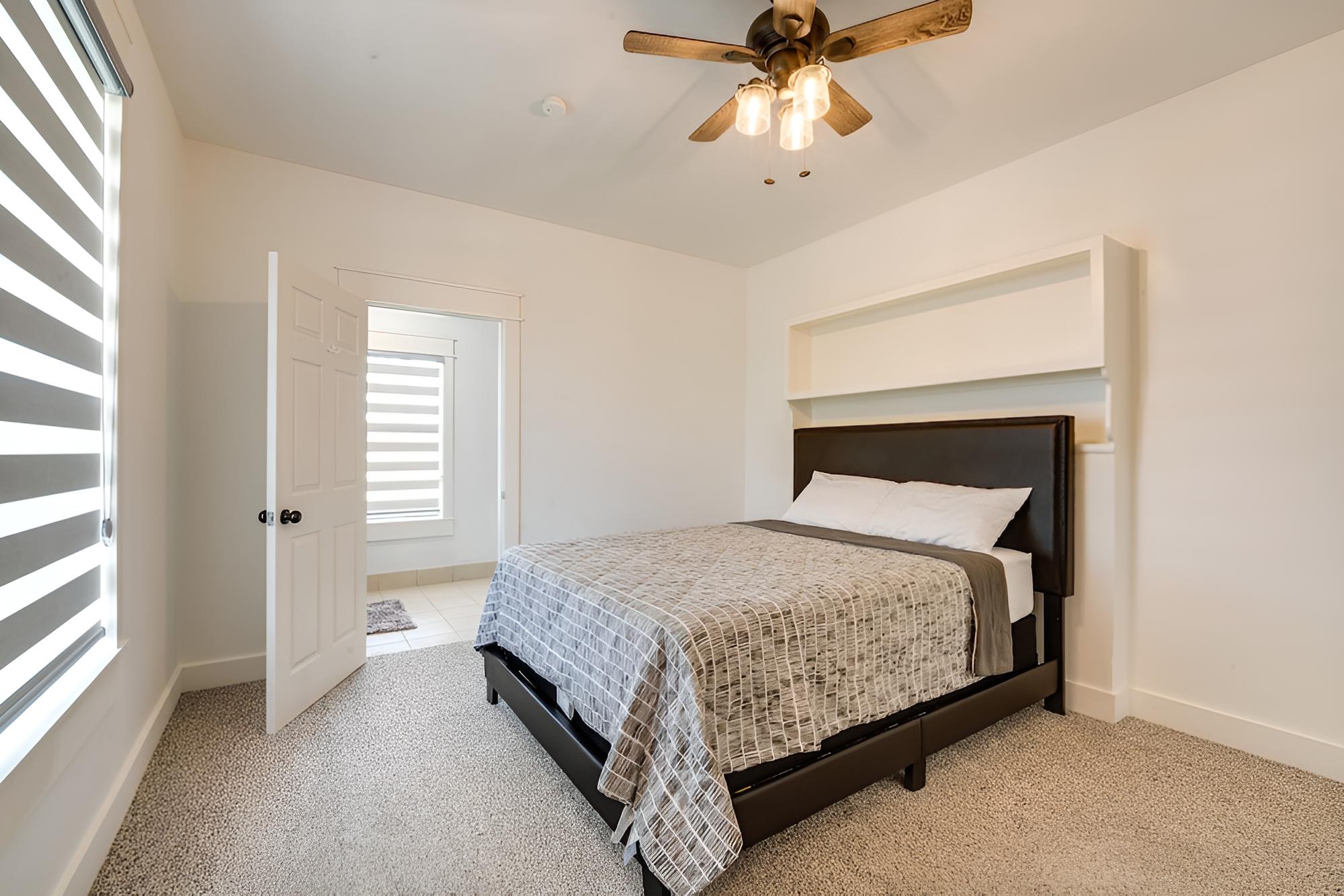 Expansive Pilot Point Home w/ Fireplace! view 4