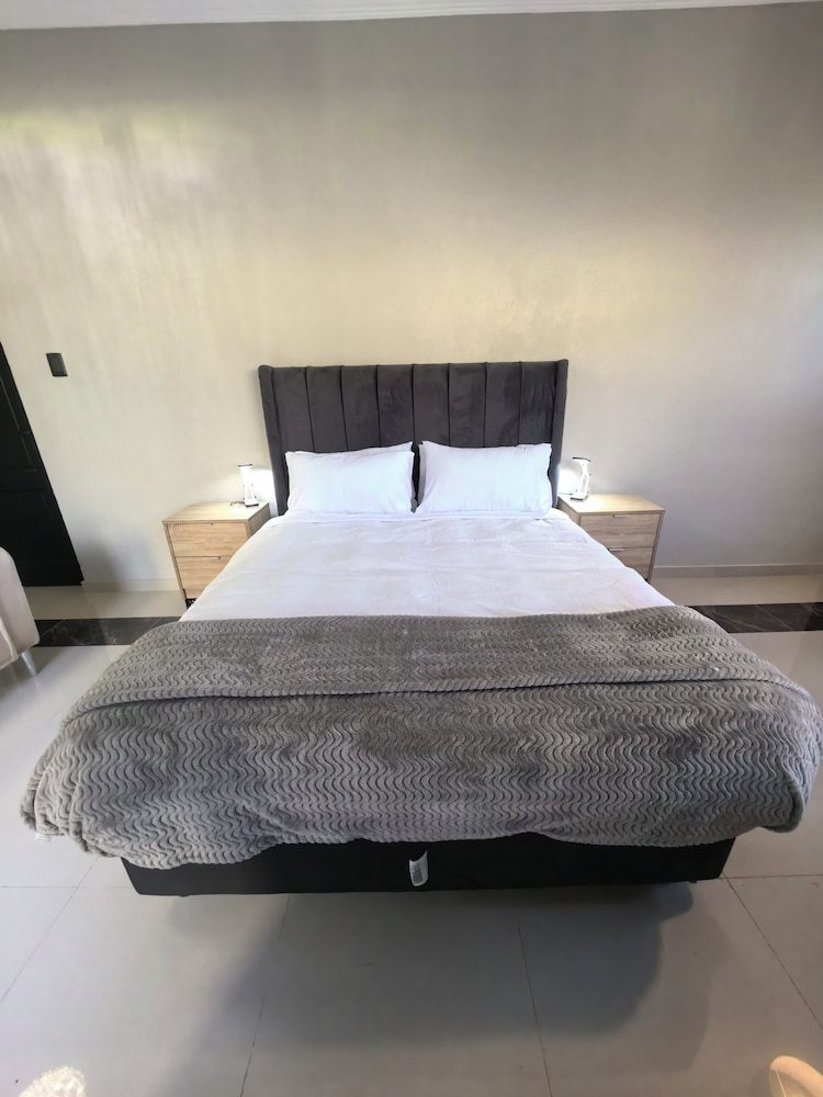 Bryanston Palms Accommodation