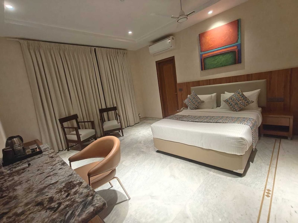 Bluestone Prime by The Cosy Hotels