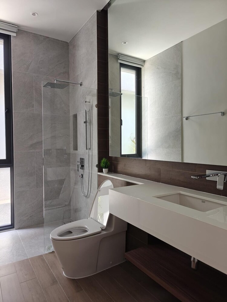 Aileen Layan Villa 3 Private Pool 4 Bedroom