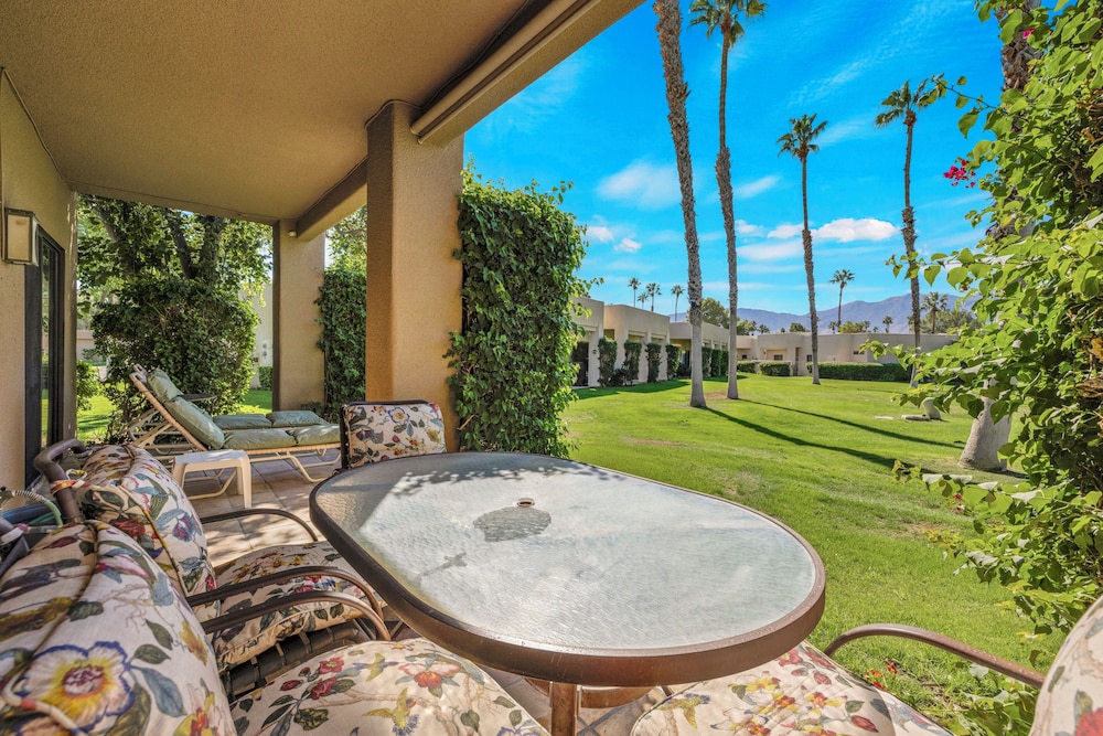 Isleta Vista Getaway