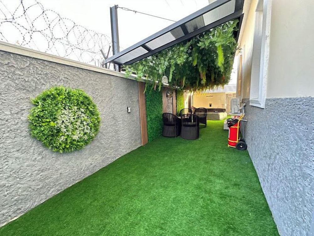 Zinq Bridge Aparments
