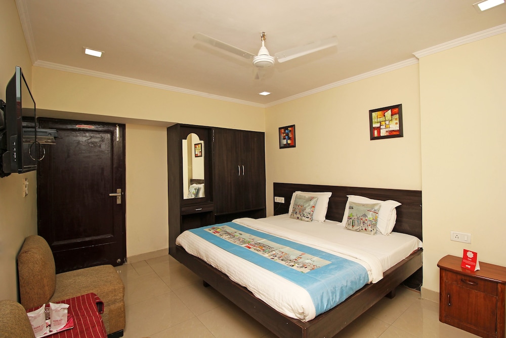 OYO 4883 Duke Hotel