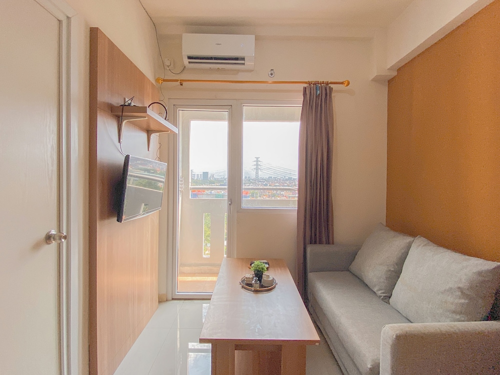 Good And Homey 2Br Apartment At Green Pramuka City
