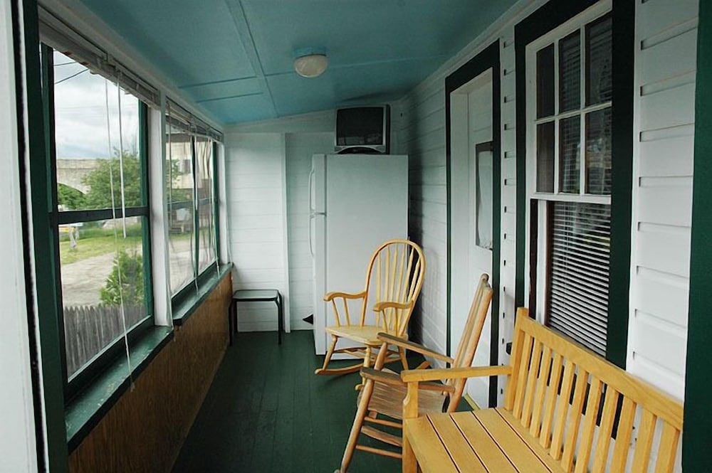 Channel Watefront Cottages