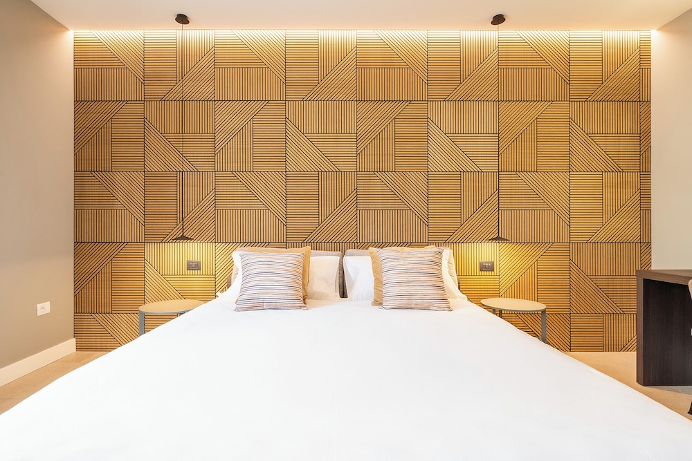 KARALIN SONNINO SUITES