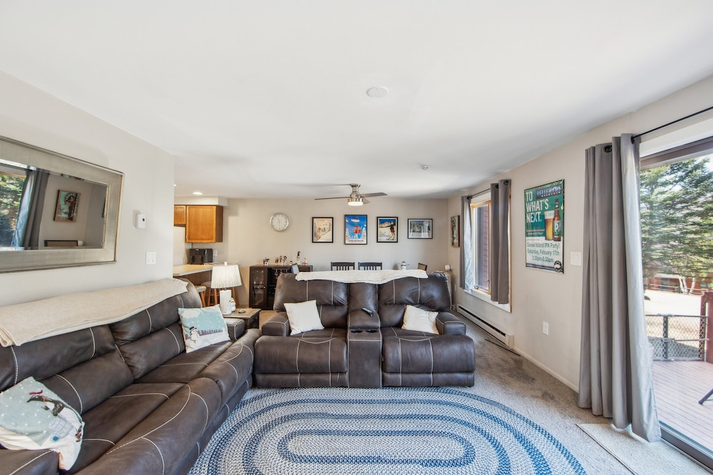 46er 15e - Stylish & Comfortable Mountain Retreat 2 Bedroom Townhouse by The Summit at Gore Mountain