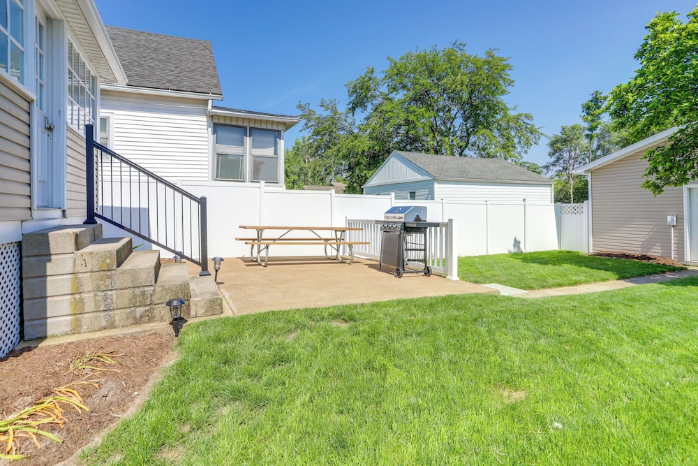 Walk to Lake Erie: Spacious Home in Sandusky!