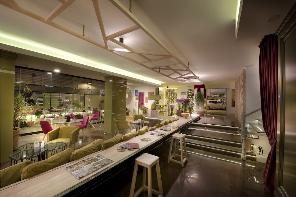 Nun By Laren Hotels - Image 57