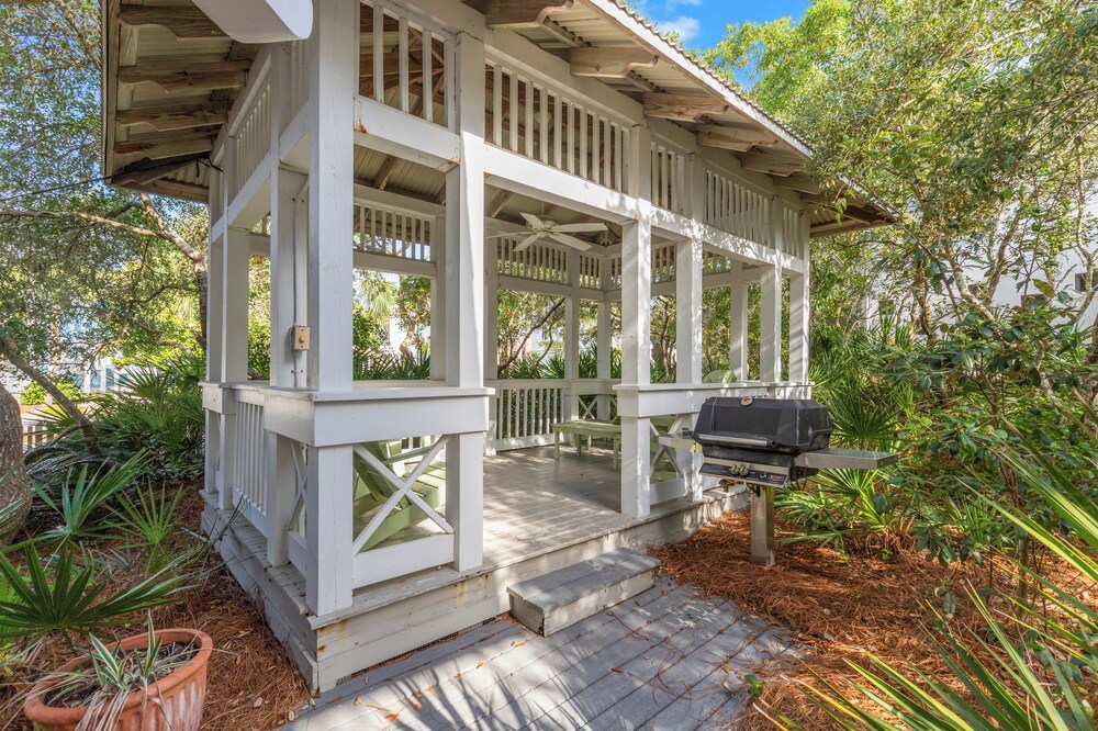 Seabatical! 3BR 2BA Coastal Retreat for 8 Relax, Unwind, and Recharge
