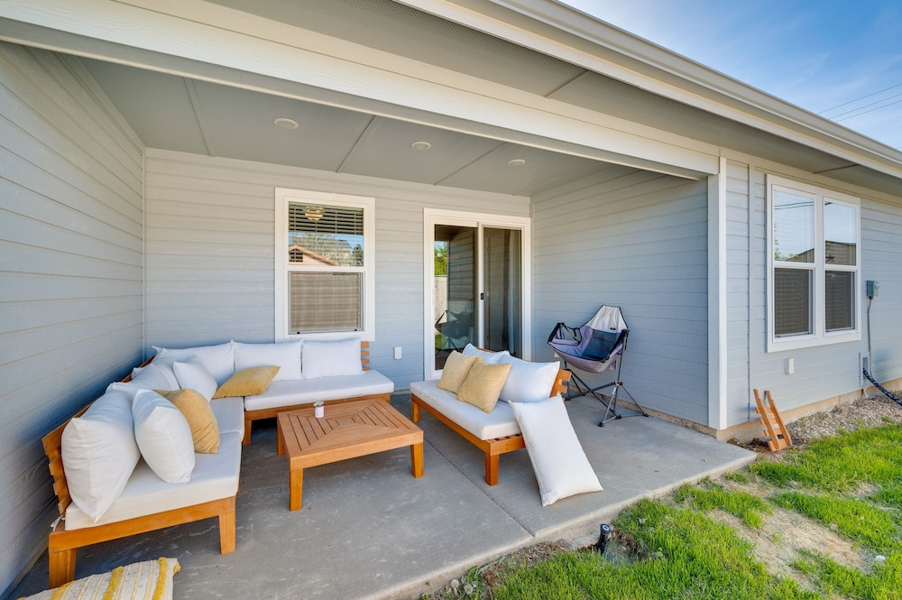 Nampa Vacation Rental w/ Fenced Yard: Near Boise! view 2