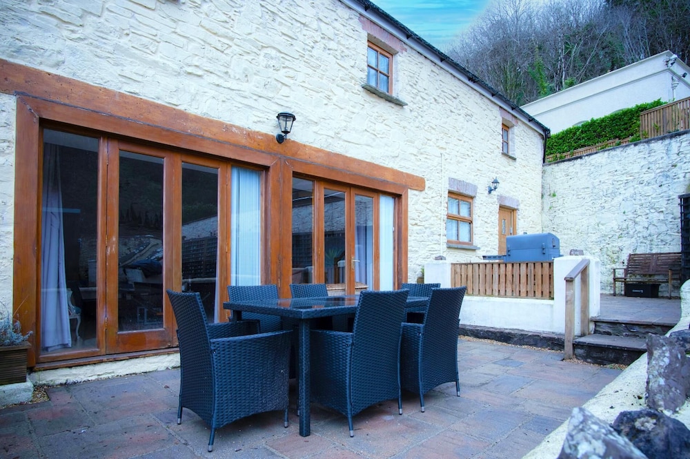 Fletcher Coach House - 3 Bedroom Cottage - Pendine