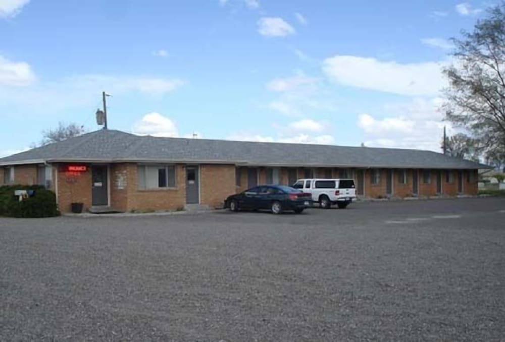 Tops Motel