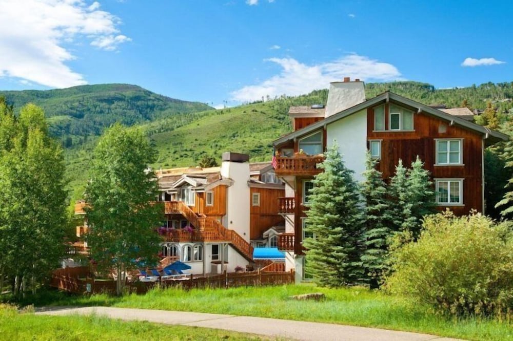 2 Bedroom Mountain Condo in Vail Village at Gondola One