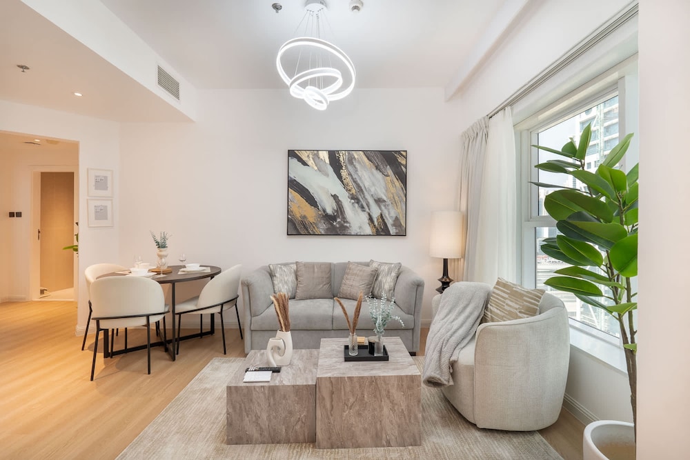 Sleeps 4 in This 2 Bedroom Apartment in Dubai Gate 2