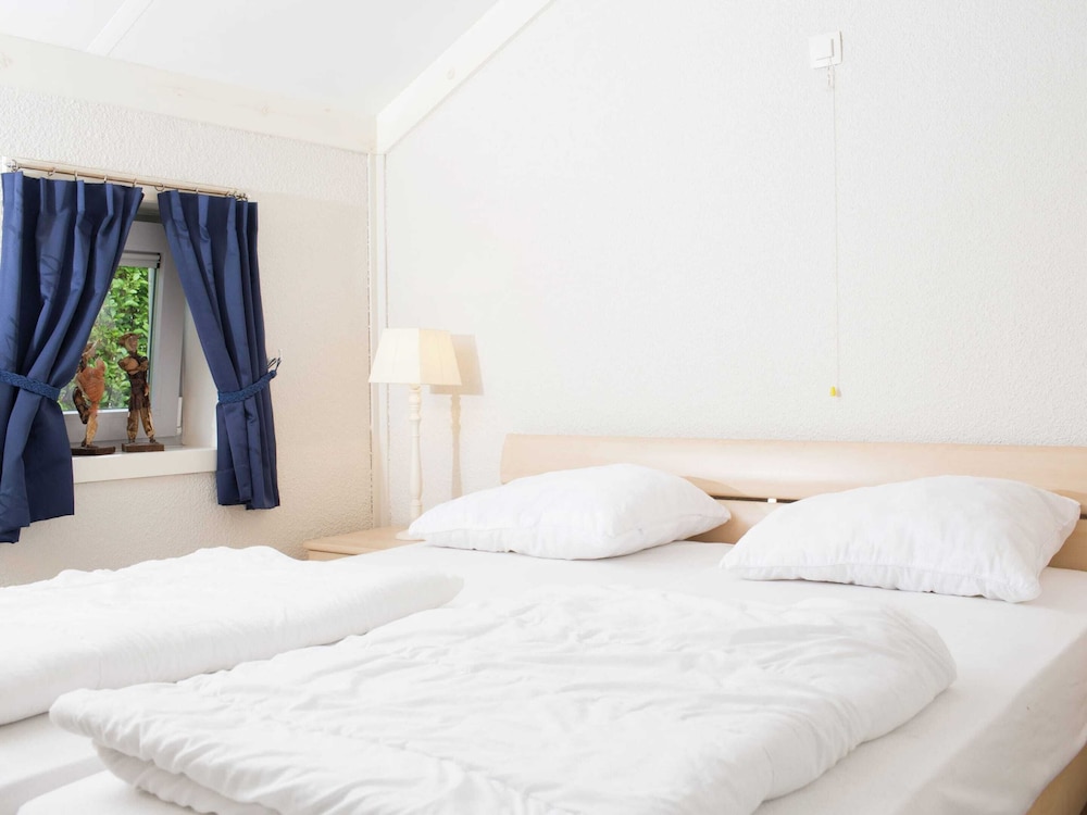 Holiday Home in De Haan Near Beach view 4