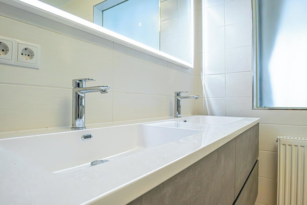 Comfy 2BR 1LR Apartment Donaustadt