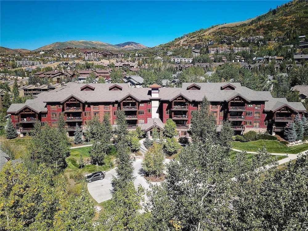 5114 Emerald Lodge, Trappeur's Crossing Apartment 1