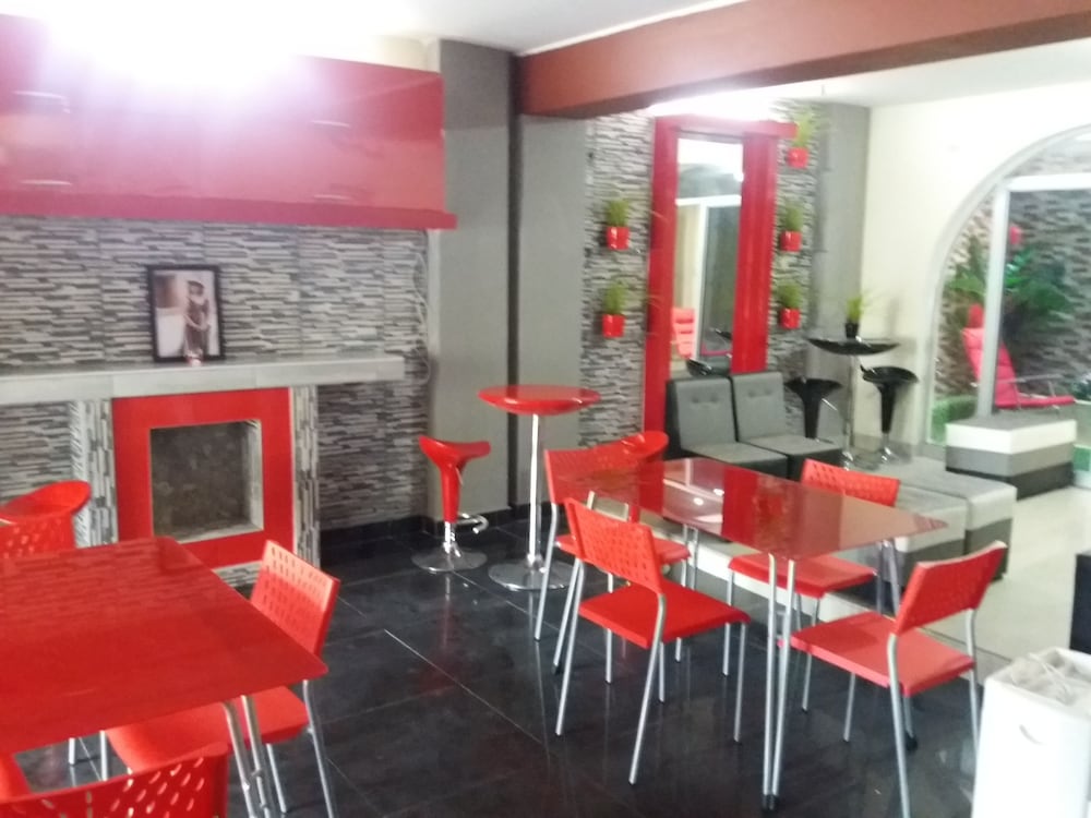 Amaris Hotel - Hostel