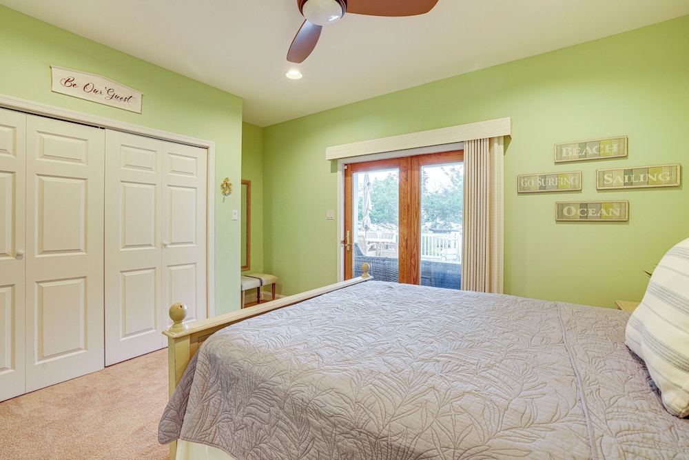 1 Block to Inlet Beach: Brigantine Family Home