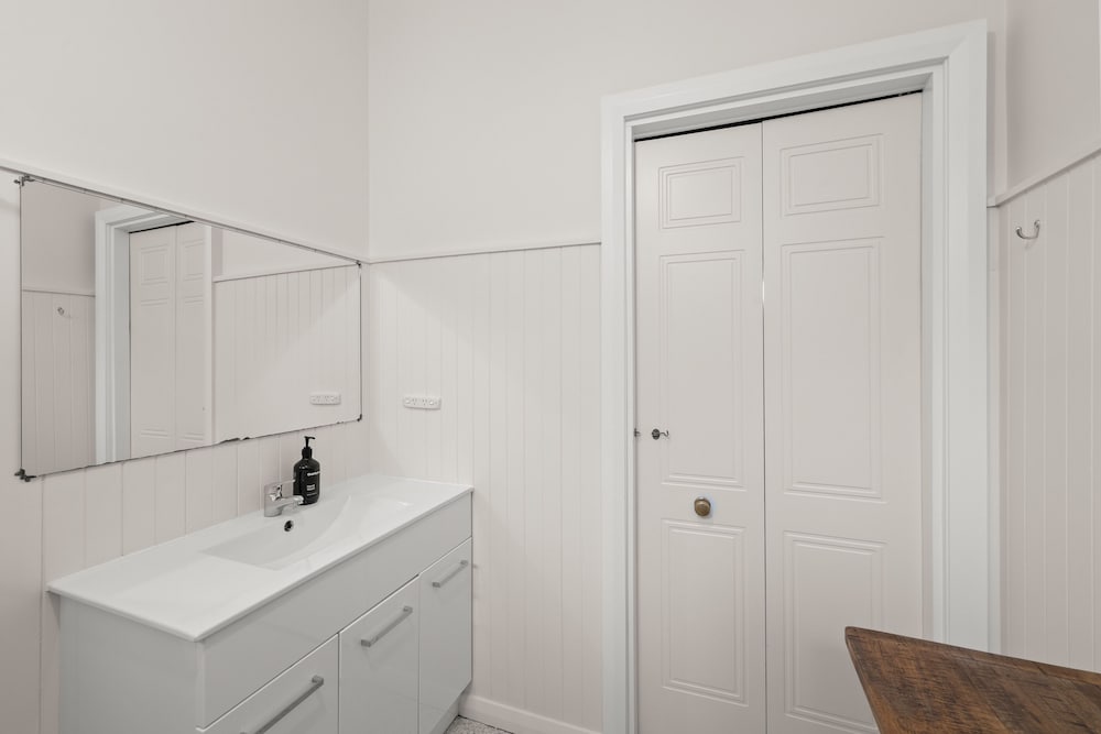 Stylish 3 Bedroom Townhouse - Hobart CBD