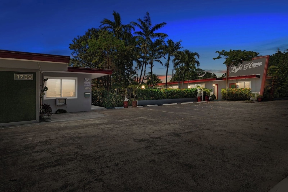 1BR Pet-friendly Studio Parking & Backyard BBQ