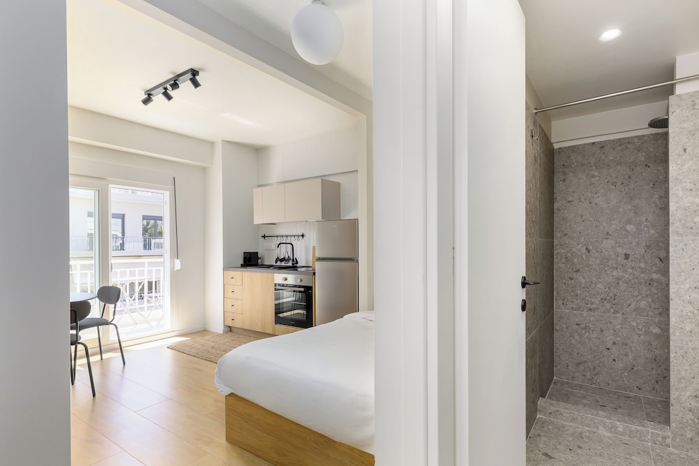 Amber Studios & Suites by halu