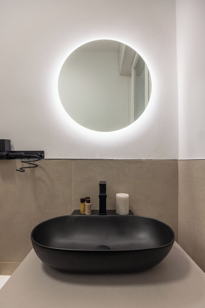 Luxury Station Suite