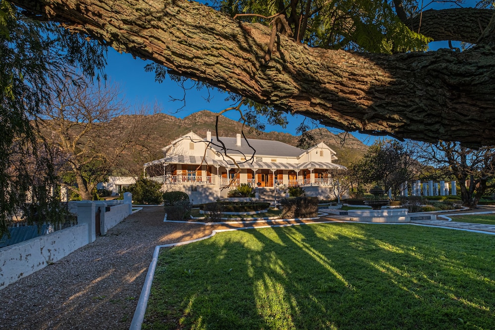 Merindol Manor