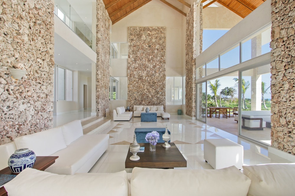 Stunning 6BR Villa With Ocean View in Cap Cana