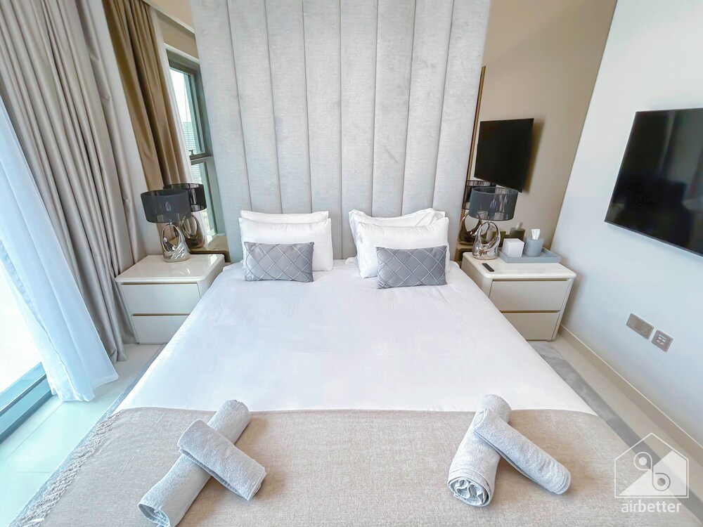 Spacious 3.5 Bedroom Apartment in Burj Royale