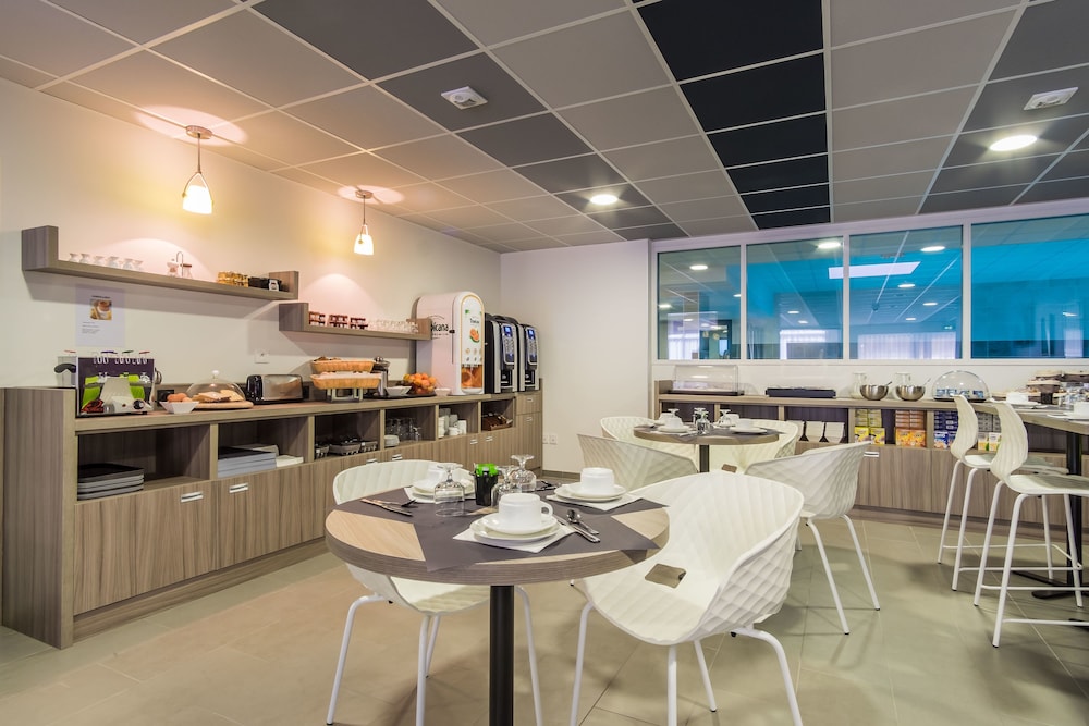 Nemea Appart Hotel Quai Victor Tours Centre